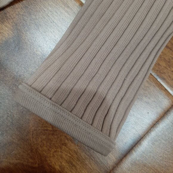 Balletcore Out From Under Urban Outfitters ribbed cut out back crop top - Picture 3 of 9